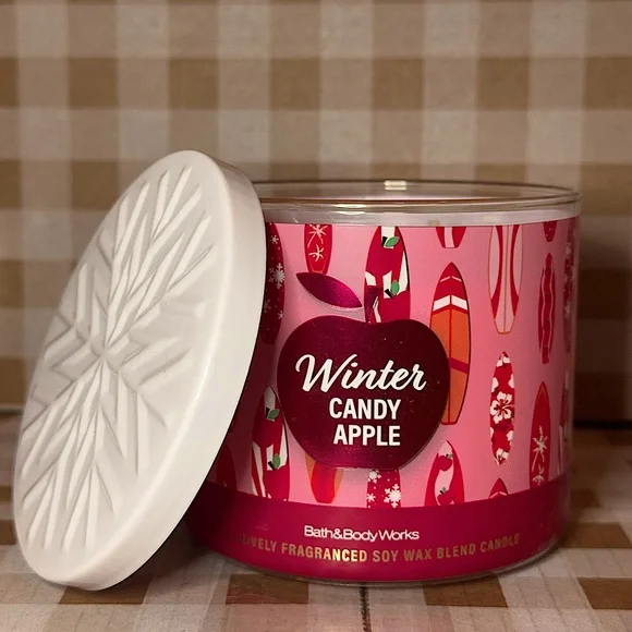 NEW B&BW Winter Candy Apple Sandy Claus 3 wick candle - Picture 2 of 5